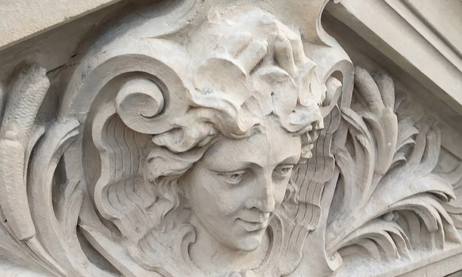 A9 1401 Chateau Auvours_01.jpg