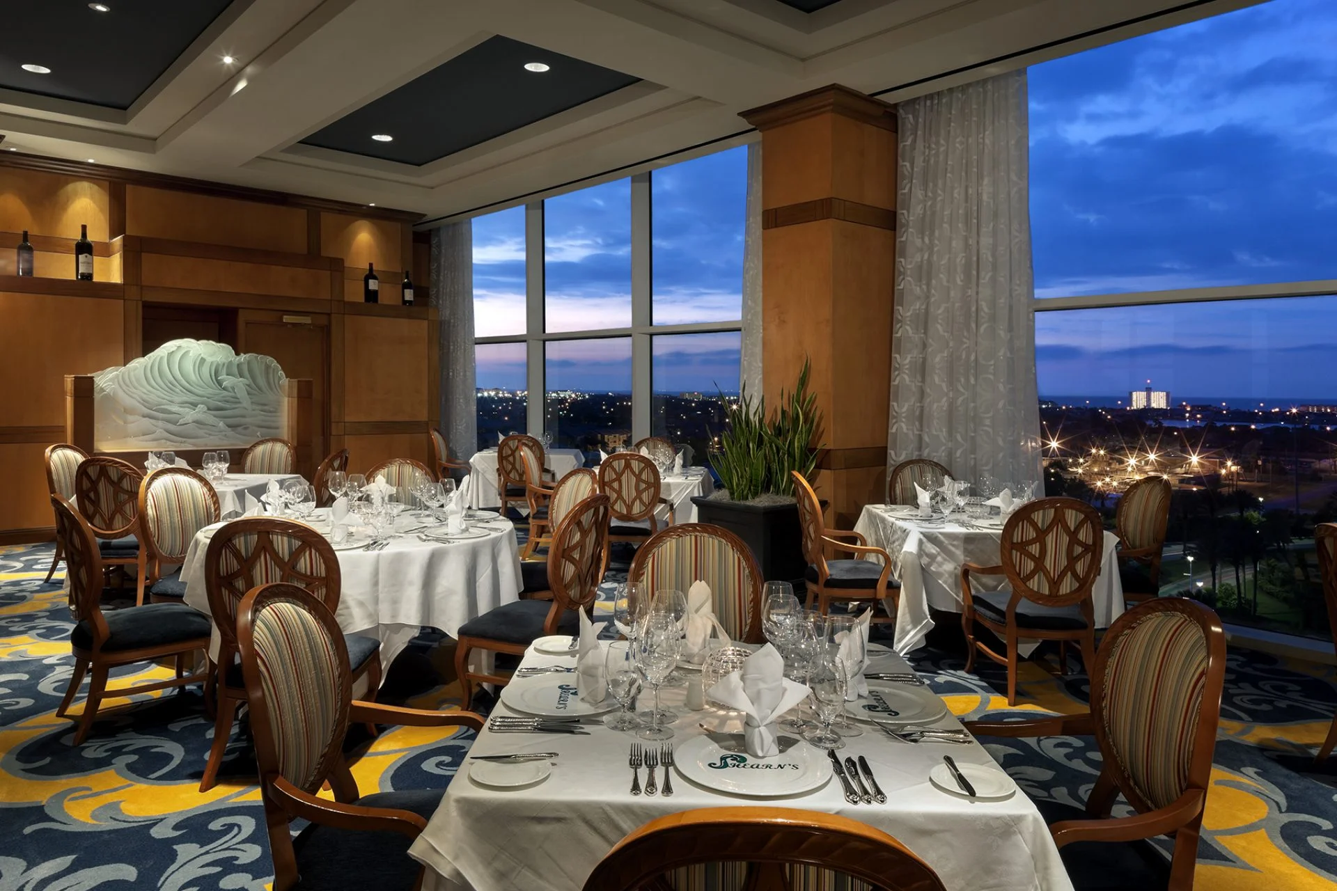 moody_dining.jpg