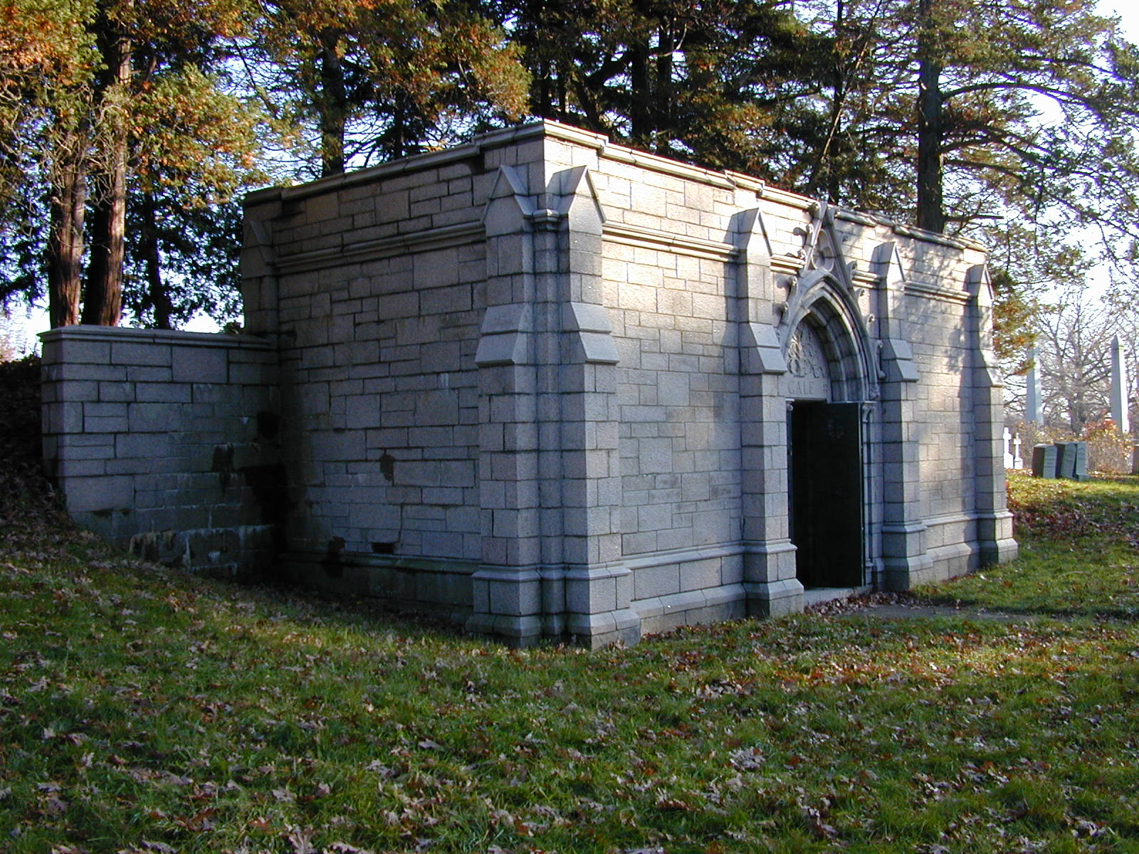 Gale Mausoleum side.JPG