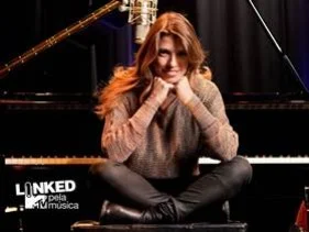 Maria Ana Bobone é MTV Linked Pela Música