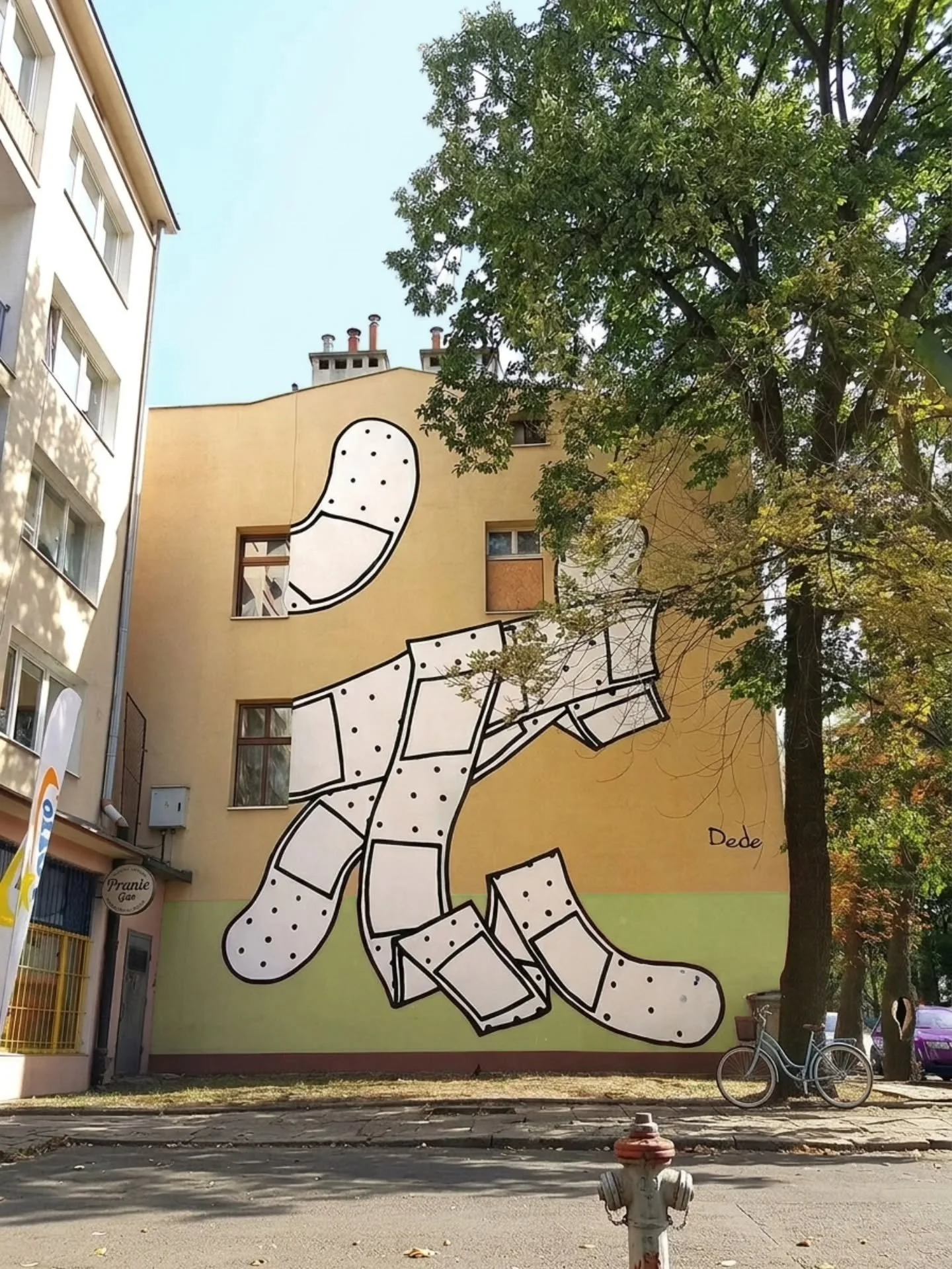 🌎 AFIKOMAN TREASURE HUNT Day 7️⃣!
Game is almost over and it's time to race to the finish line. If you're still here, first I appreciate and adore your motivation. And secondly, you already know how it works:
🔎 Find the differences between the two 