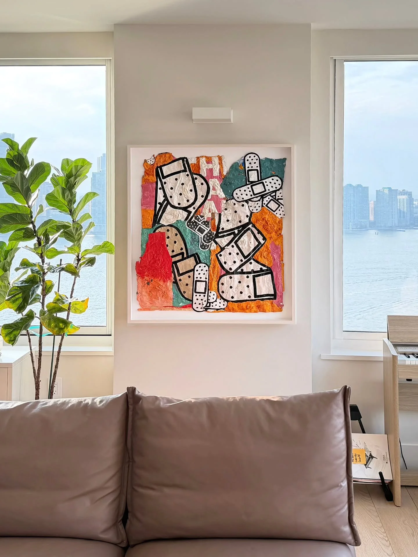 Some families you just instantly fall in love with. This home belongs to one of them.⁠
We only recently met, but we were immediately drawn to their energy and felt a deep, effortless connection. We're so incredibly happy that a piece of our new artwo