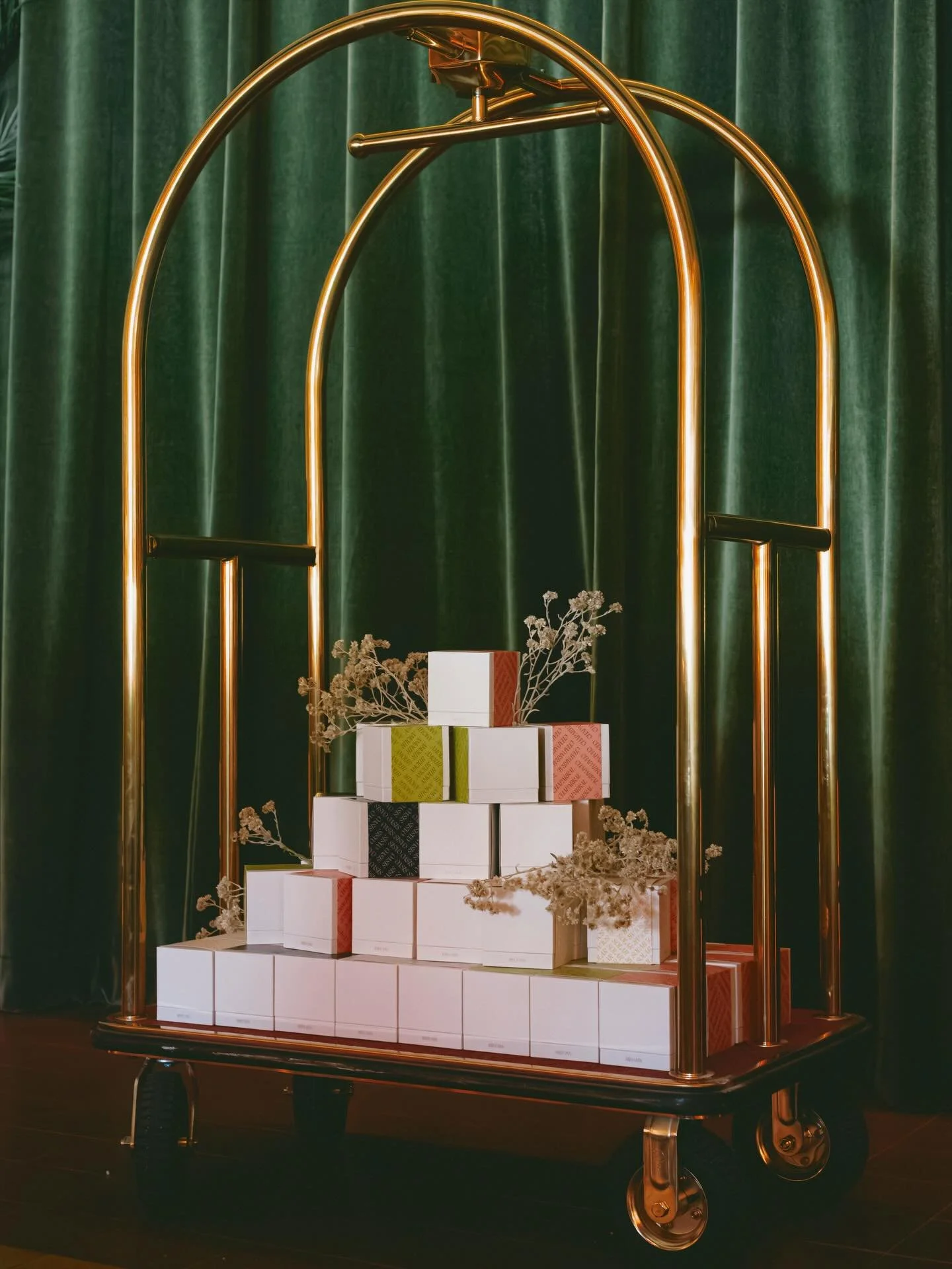 A trolley filled with endless delight ✨ 

#ambersakai #luxuryscents #candles