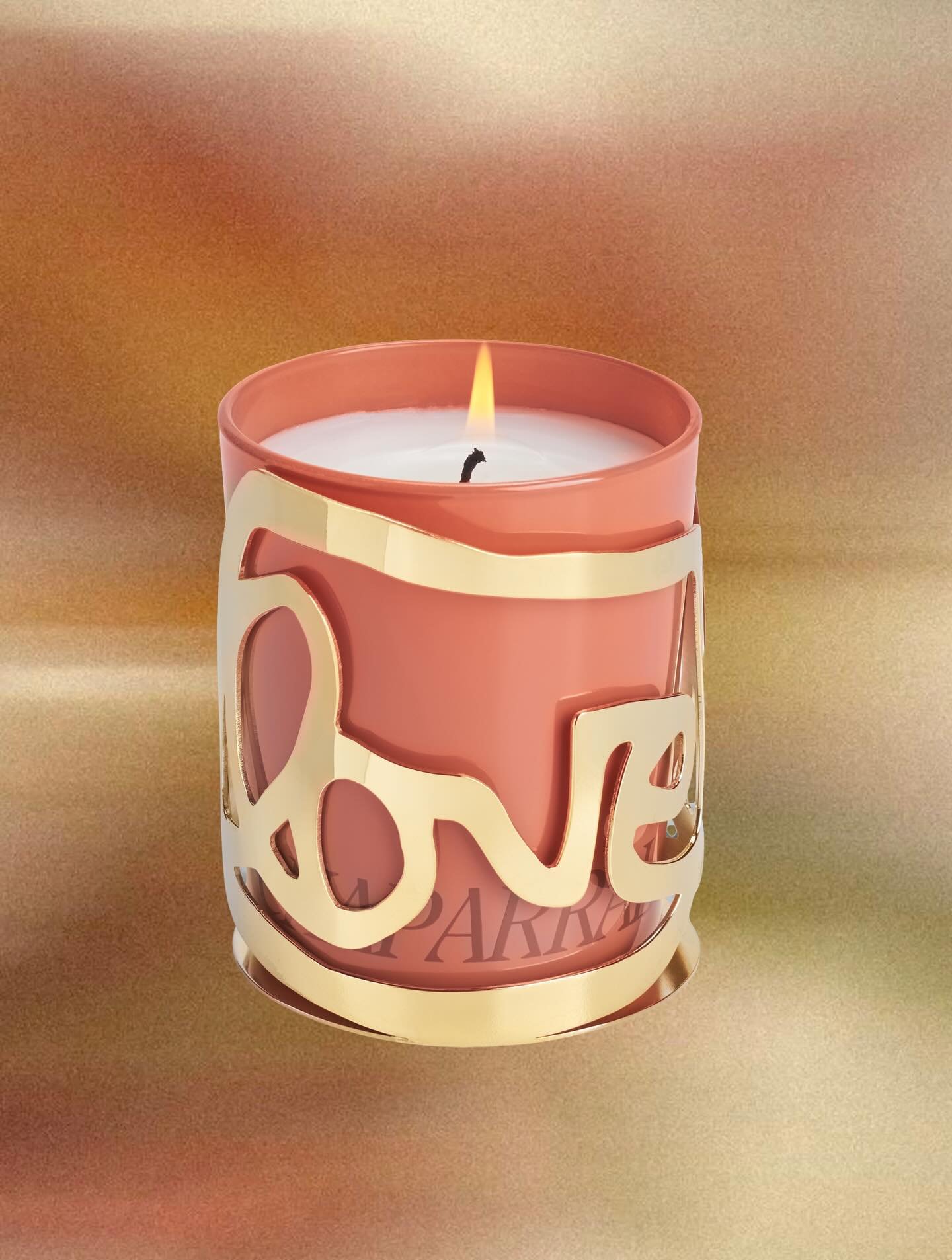 Grounded in warmth, rooted in intention.

Chaparral x grantLOVE captures the quiet magic of Ojai Valley&mdash;where sun-warmed earth meets soft spring air. Notes of chamomile, black tea, and geranium come together to create a scent that soothes, cent