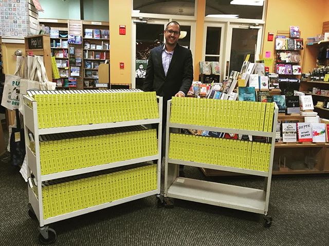 @sunilsyapa with his debut novel and our January First Editions Club selection, Your Heart is a Muscle the Size of a Fist. He's speaking here at the @odysseybookshop tonight!