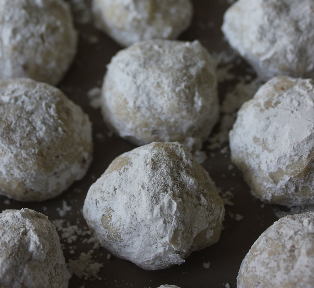 Cinco de Mayo Desserts: Mexican Wedding Cookies