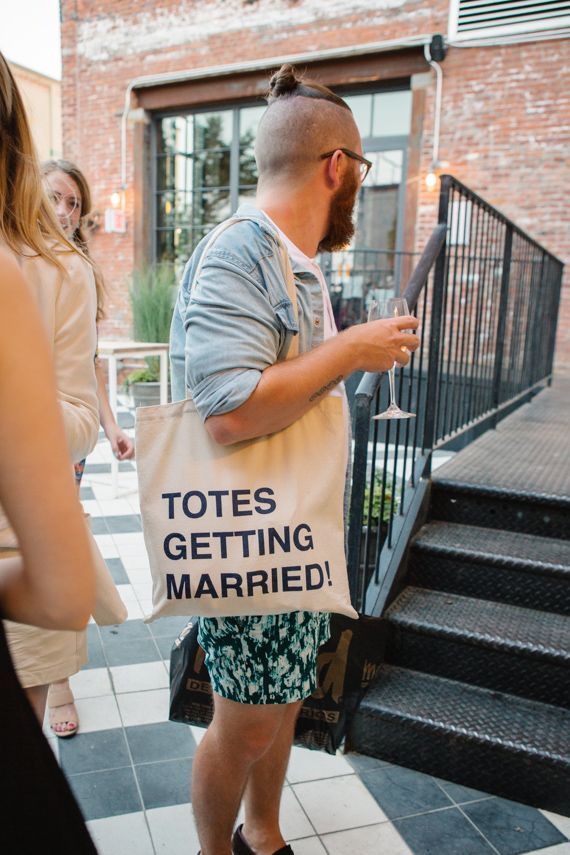 https://www.rileygrey.com/blog/10-favors-that-your-guests-will-actually-love/