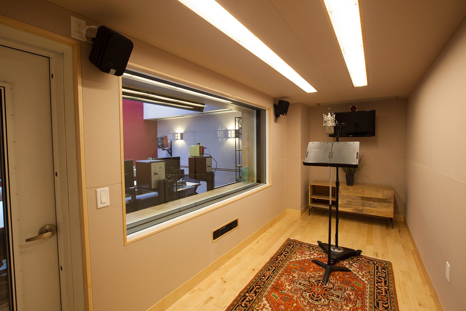 STUDIO A BOOTH