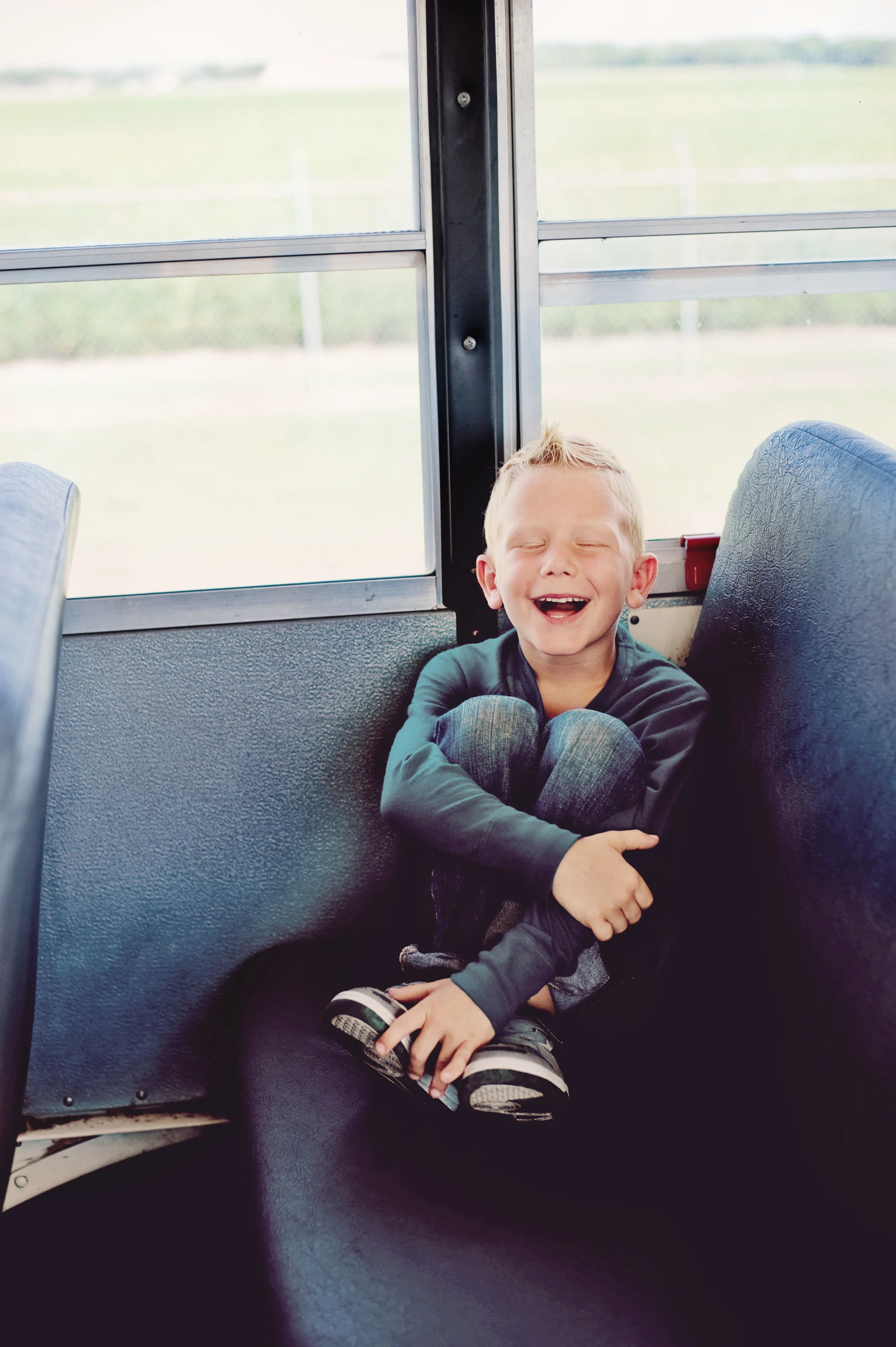 school bus mini photo sessions