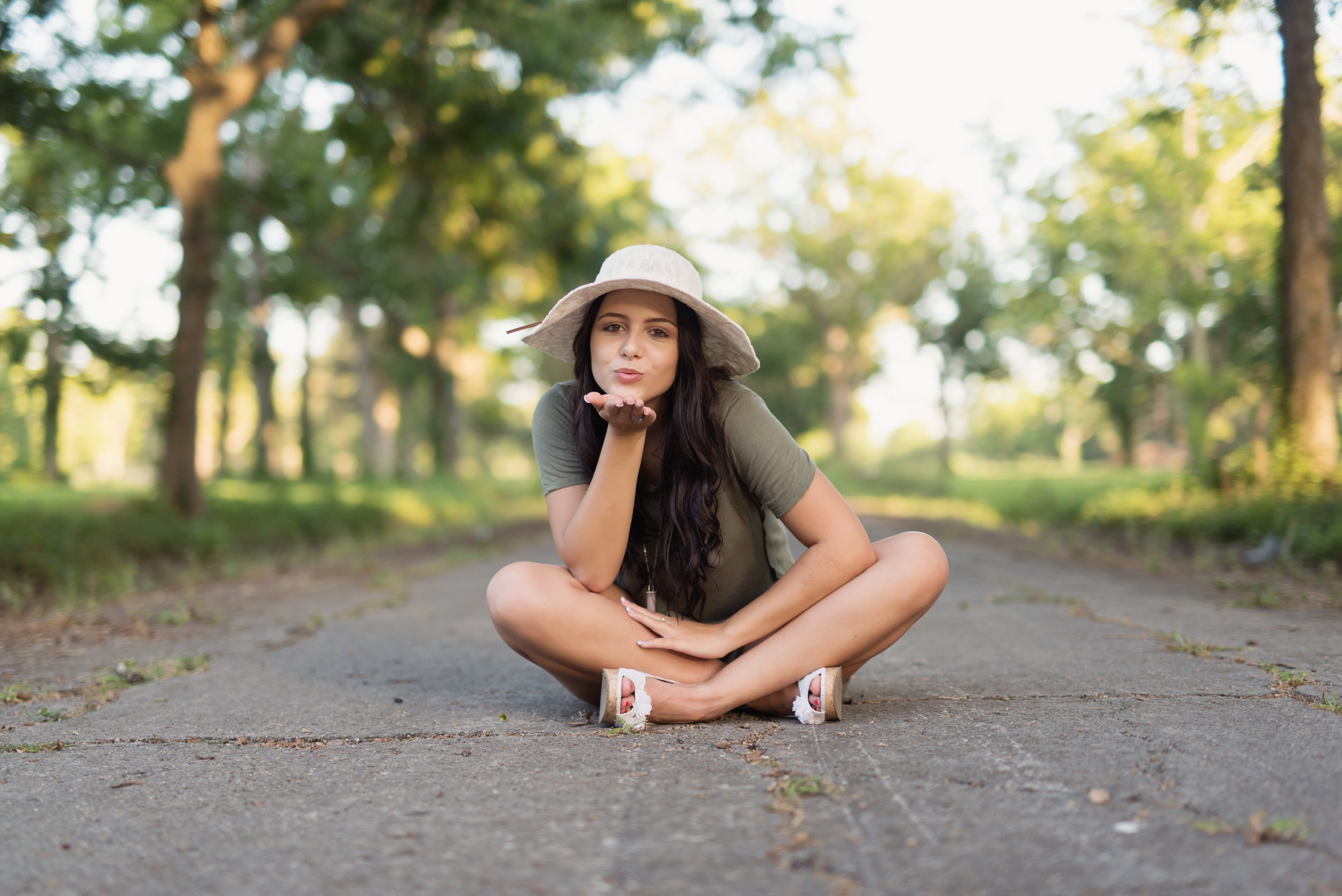 senior portraits with hat