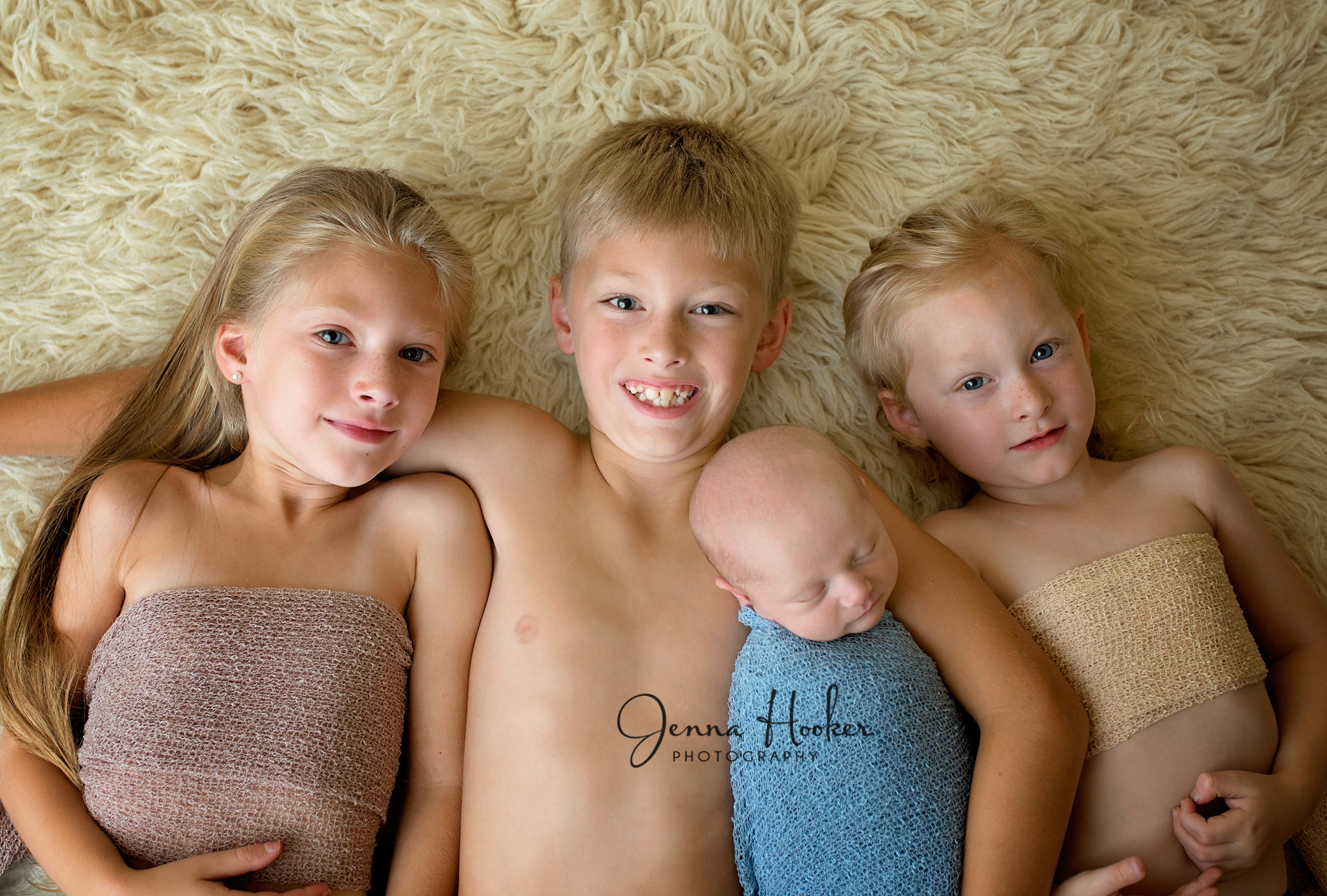 newborn sibling photo ideas