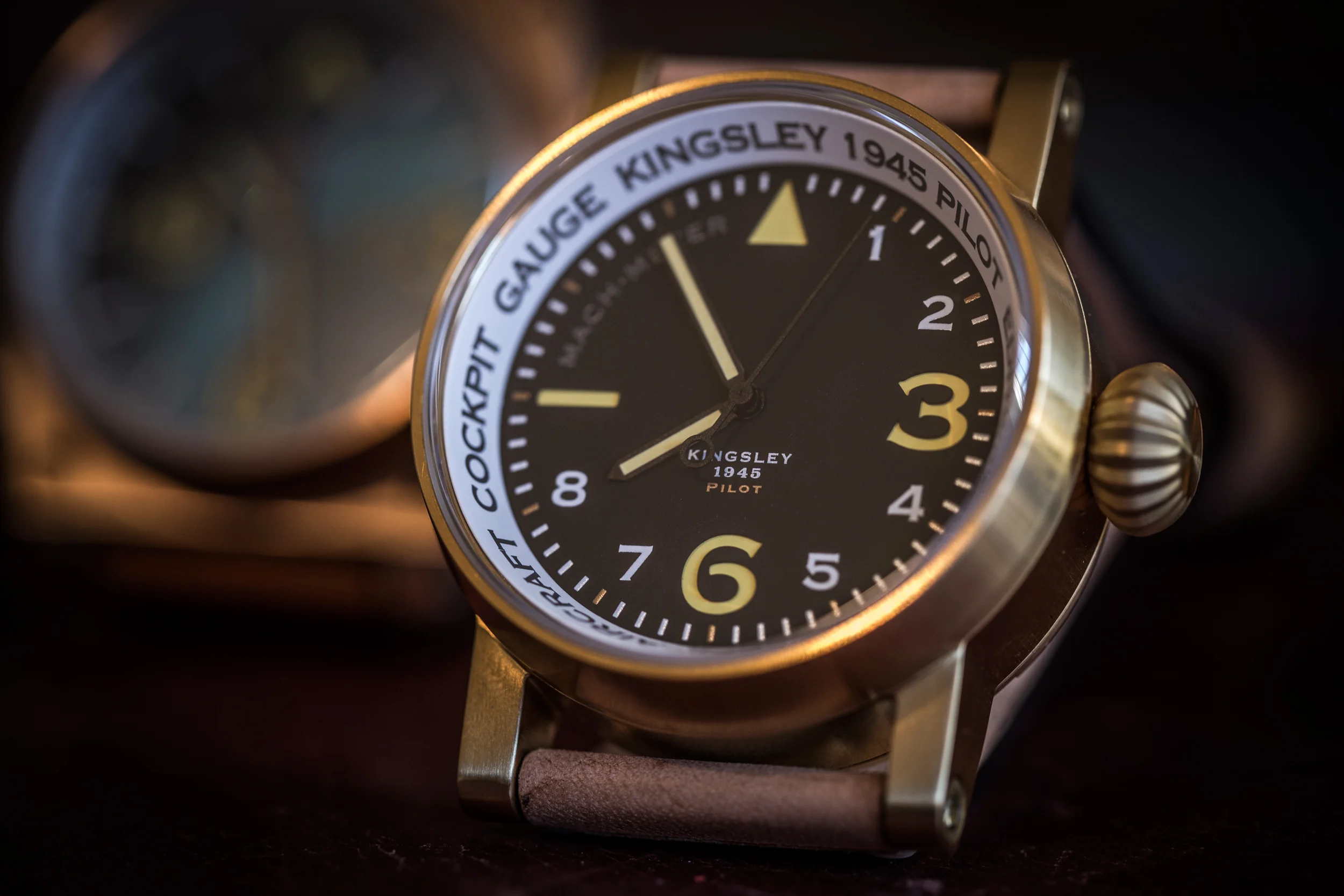 T2-Gold-BlackWhiteDial.jpg