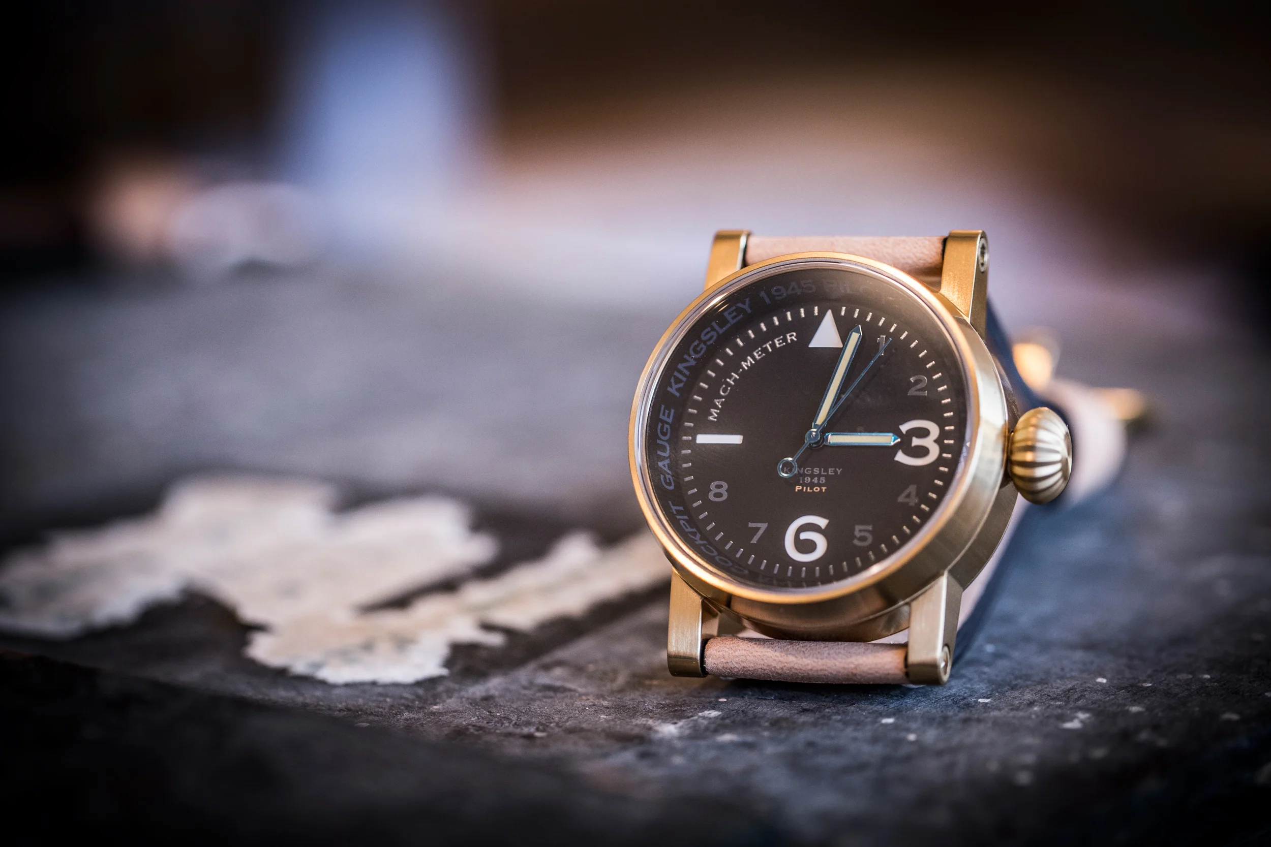 T2-Gold-BlackBlack-D.jpg