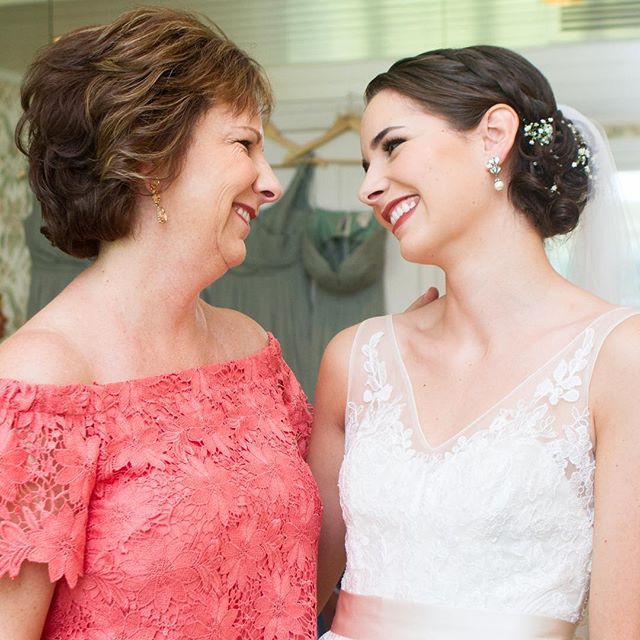 This photo of the bride and her mom makes me so happy every time I look at it. Two amazing women!  #wedding #weddingphotography #weddingphotographer #weddingday #weddinginspiration #motherofthebride #canonphotography #canon #portrait