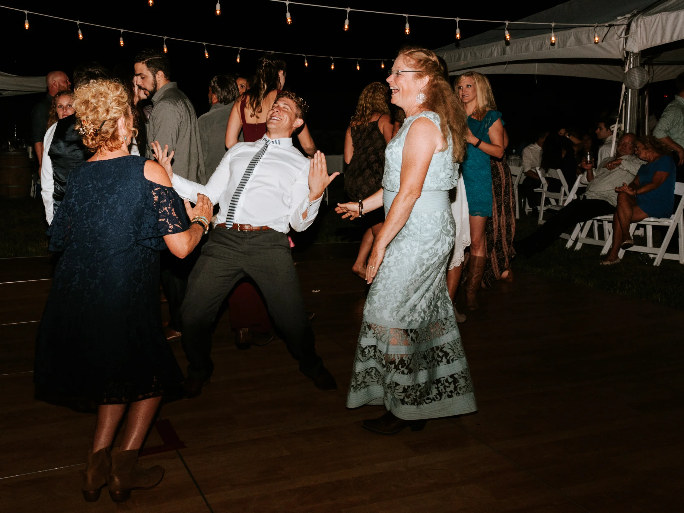 StolenGlimpses_SeattleWeddingPhotographers_2.jpg
