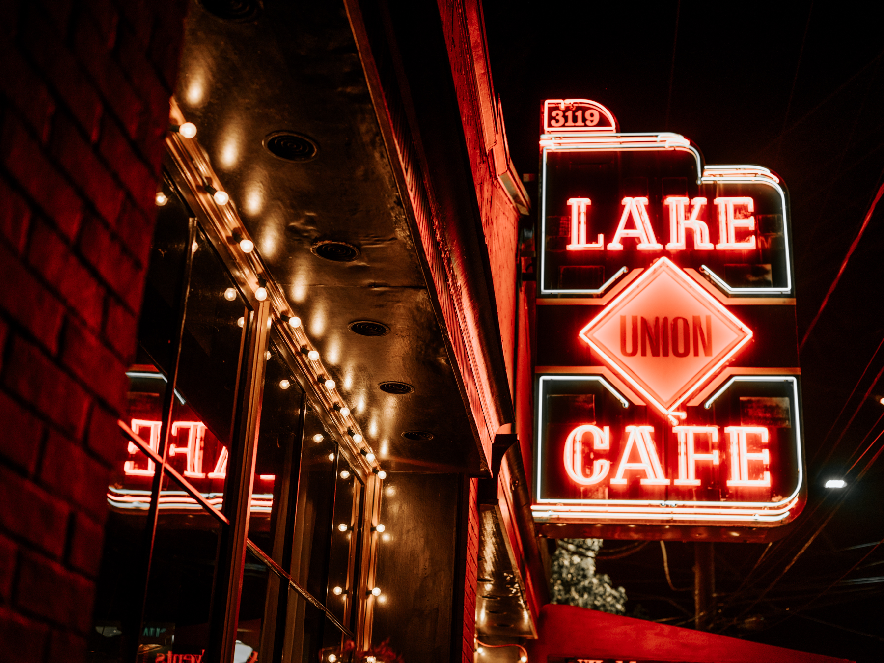 StolenGlimpses_LakeUnionCafeWedding_1.jpg