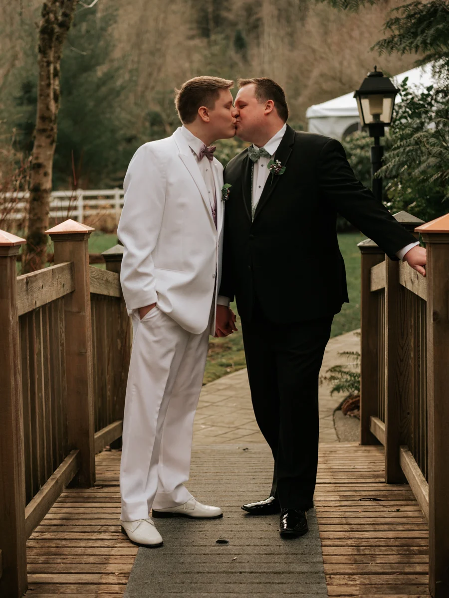 Stolen Glimpses Seattle Wedding Photographer 33.jpg