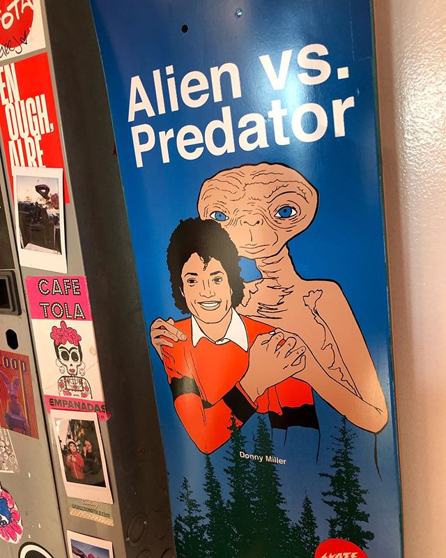 Death came early... LMFAO at @cafetola 🤣😂 💀 .
.
.
#Et #extraterrestrial #michaeljackson #alien #predator #AlienVsPredator #skate #donnymiller #shape #illustration