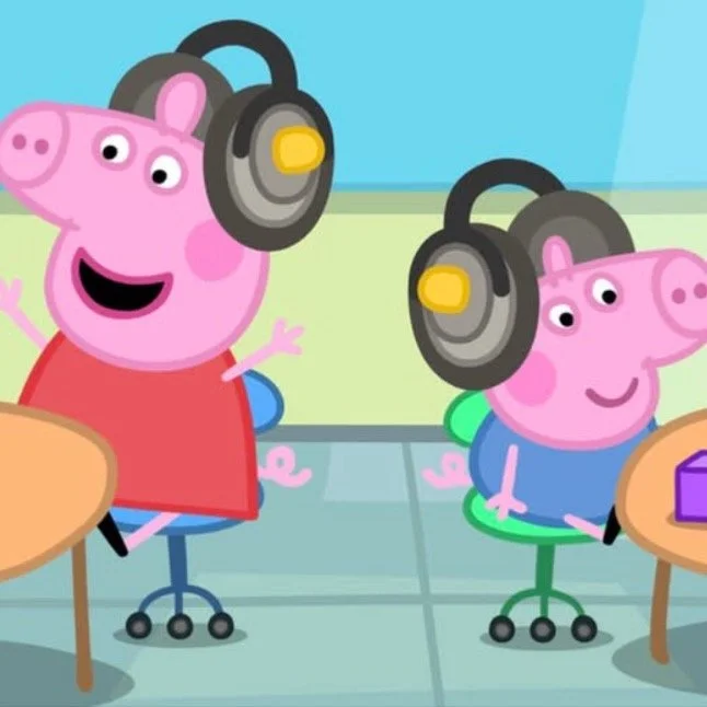 🐷 George from Peppa Pig is exploring the world in a new way with his hearing assistive device. It's time he meets Mavo, the first ASL signing animation star created by ML2 at Gallaudet University ✨
 
Representation matters: when children see diverse