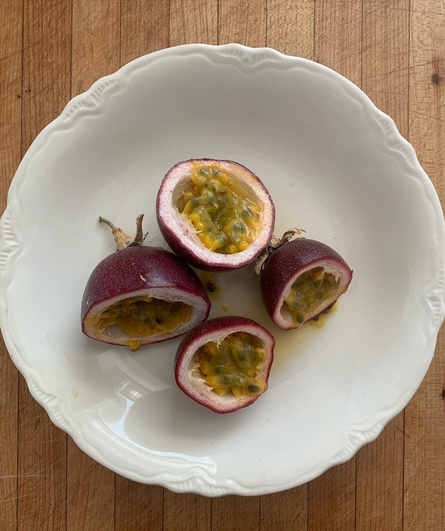 &bull; favorite fruit &bull; 
I never ate fresh passionfruit until I moved to California. Now I can&rsquo;t wait to have a yard and grow my own, but until then, big gratitude to my girl @itsmirastern for letting me harvest, indulge, and drool over he
