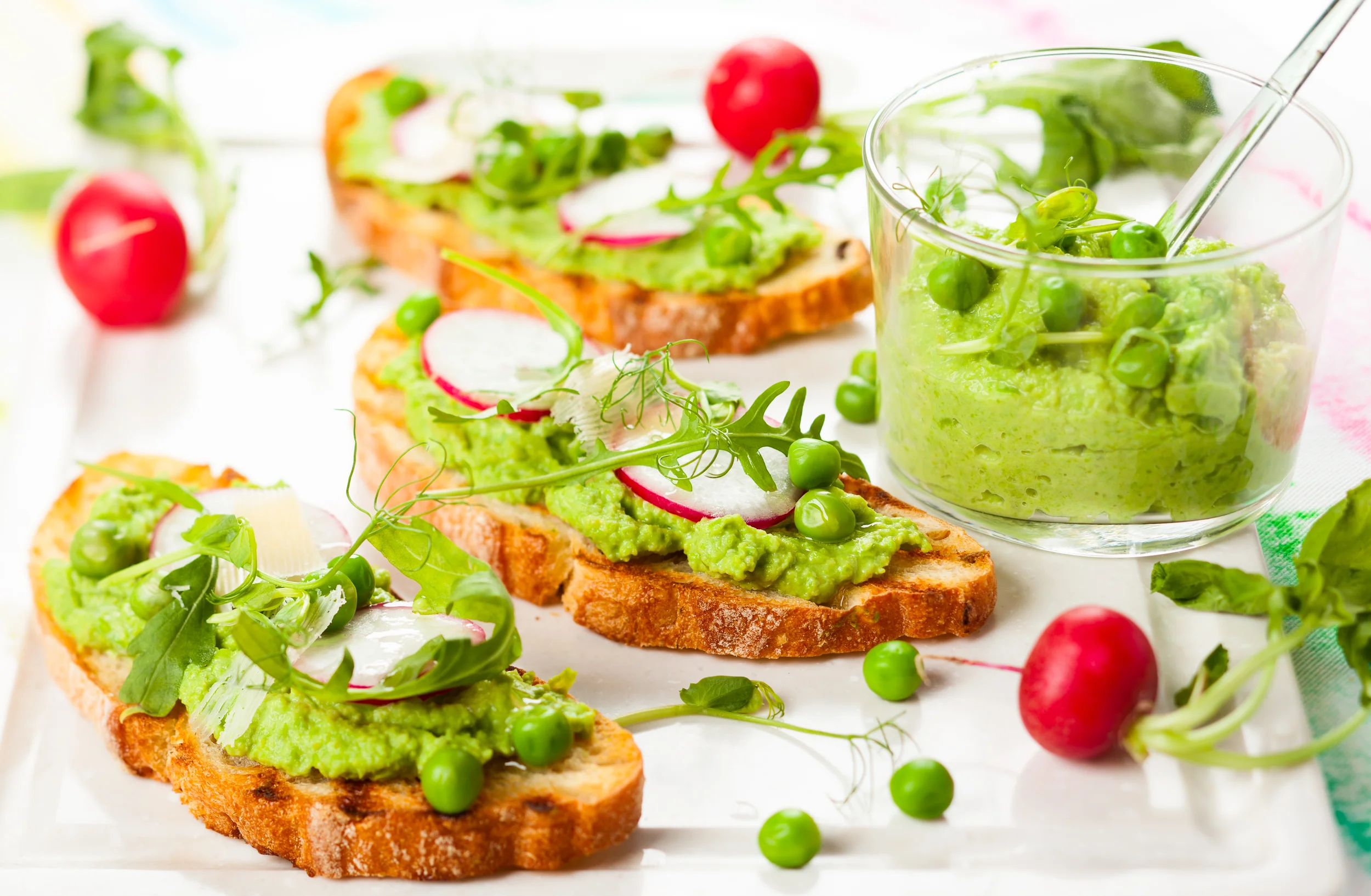 Crostini with fresh peas.jpg
