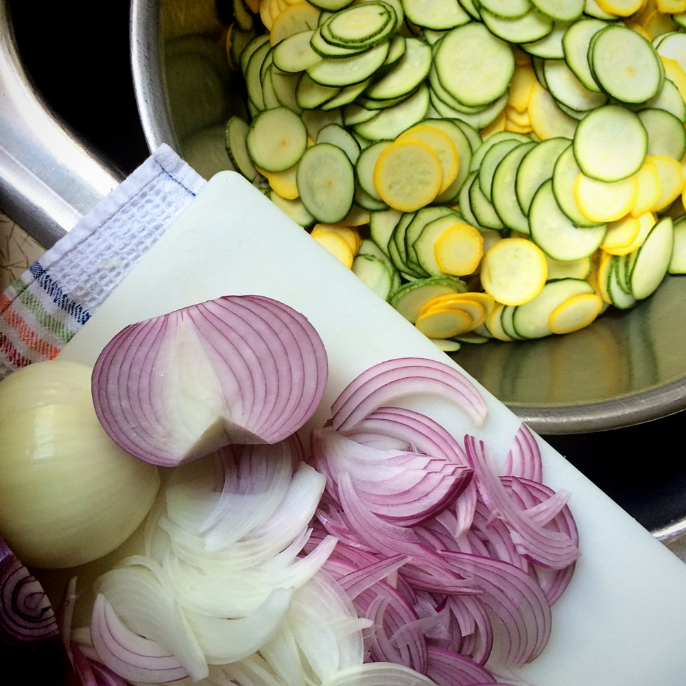  I like a mixture of color with the onions, too. 