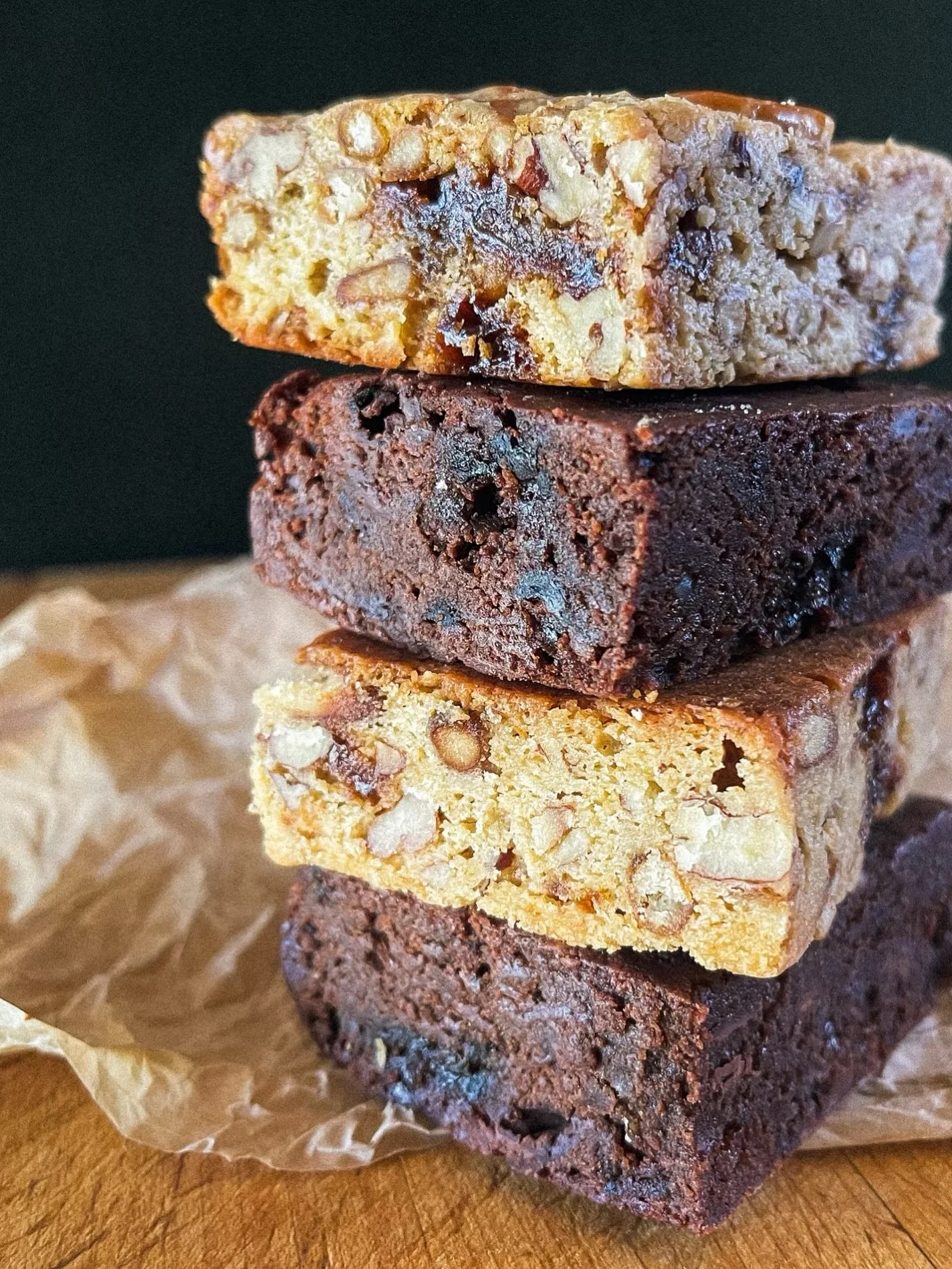 Not suitable for vampires. 🧄🧛🏻&zwj;♂️

Back by request for one final weekend: Roasted Garlic Caramel Blondies and Black Garlic Caramel Brownies return to the Lyndhurst Autumnal Gothic Market &mdash; a fitting farewell for these hauntingly deliciou