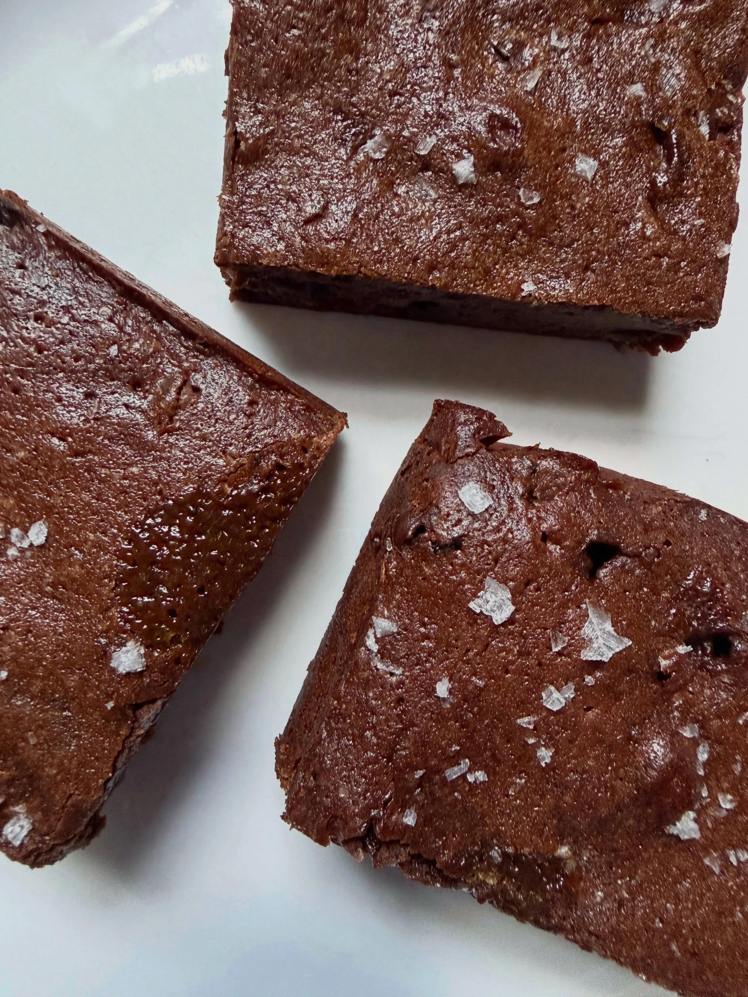A little something dark and delicious for this weekend&rsquo;s Lyndhurst Gothic Market. 🖤

My Black Garlic Caramel Brownies and Roasted Garlic Caramel Blondies may not be particularly vampire-friendly, but they&rsquo;re right at home at a market fil