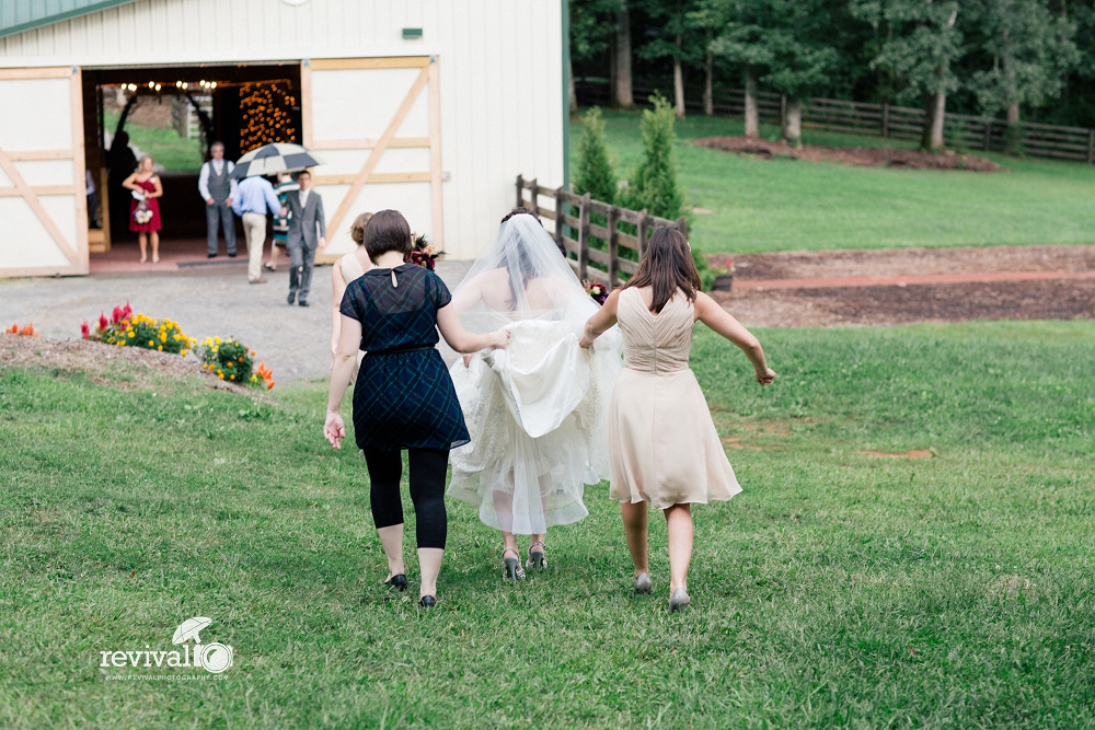 Photos by Revival Photography Jason and Heather Barr Husband and Wife Wedding Photographers North Carolina Weddings River Creek Lodge Stony Point NC NC Wedding Photographers www.revivalphotography.com