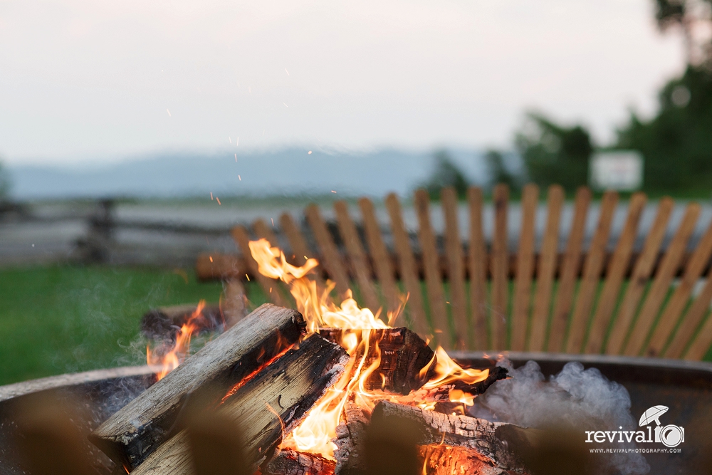 There's something about sitting around the fire in the evening, talking, roasting marshmallows, listening to music. Your guests will love it!