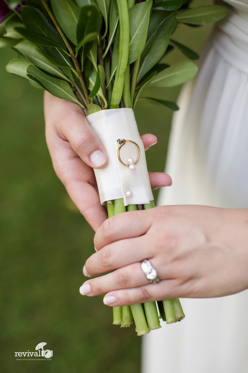 Elopement Vintage Details on Bouquet A Summertime Elopement at The Mast Farm Inn Photos by Revival Photography Elopement Photographers www.revivalphotography.com