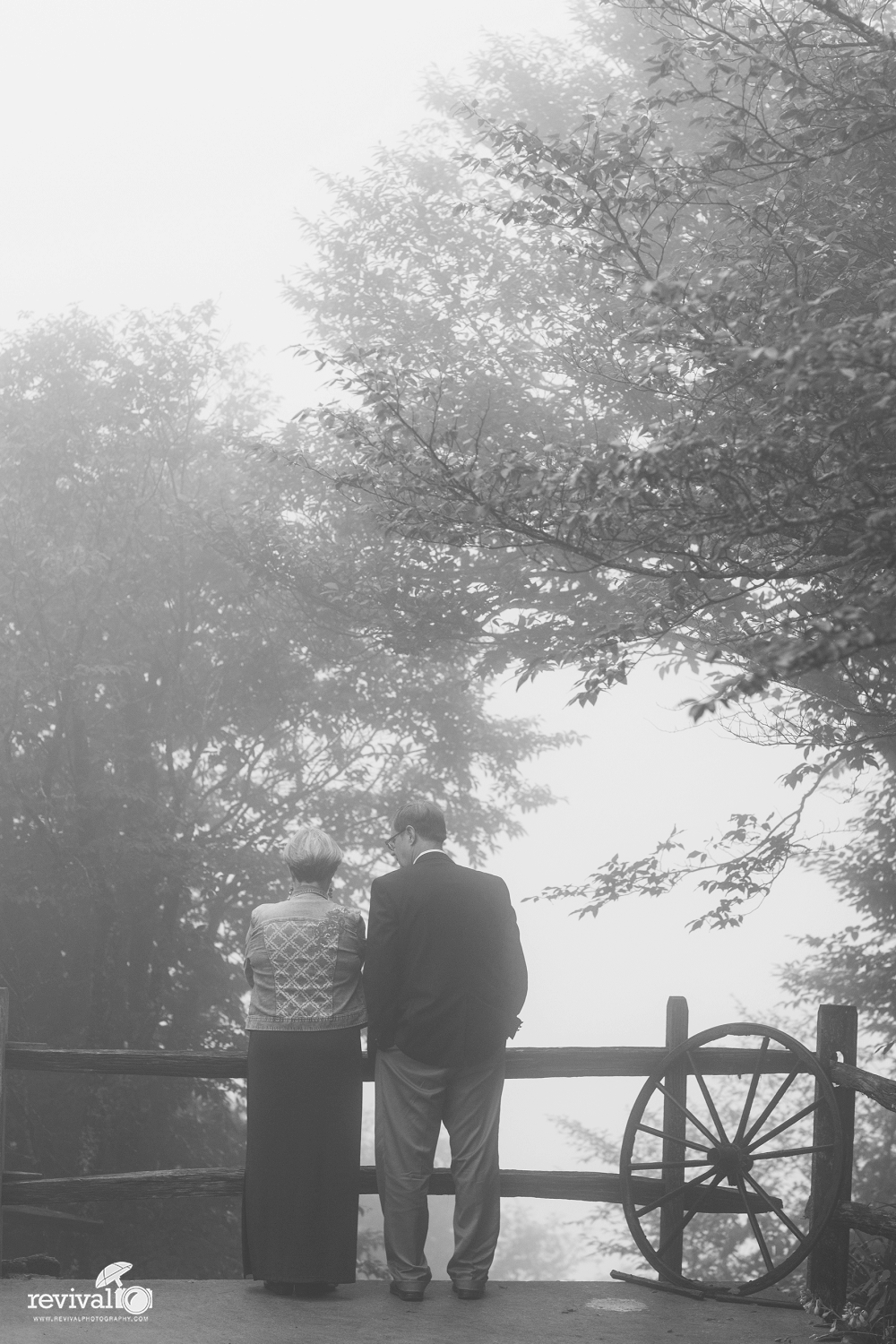 Whimsical Creative Destination Wedding at Abandoned Themepark The Land of Oz in Beech Mountain www.revivalphotography.com