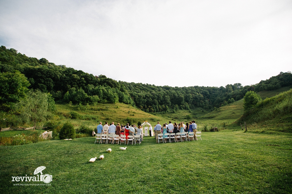 20 Wedding Day Moments (that we LOVE to capture) by Revival Photography www.revivalphotography.com