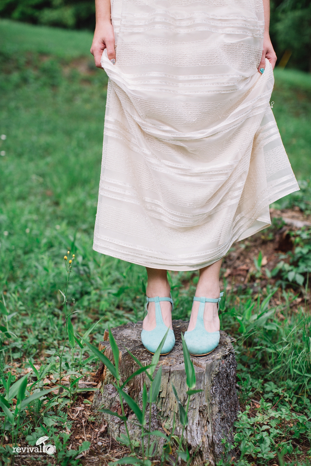 Jen + Sam: A Whimsical Mountain Wedding in Boone, North Carolina www.revivalphotography.com