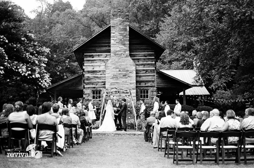 Mariah + Garrett: A Wedding Weekend Celebration at Leatherwood Mountain Resort www.revivalphotography.com