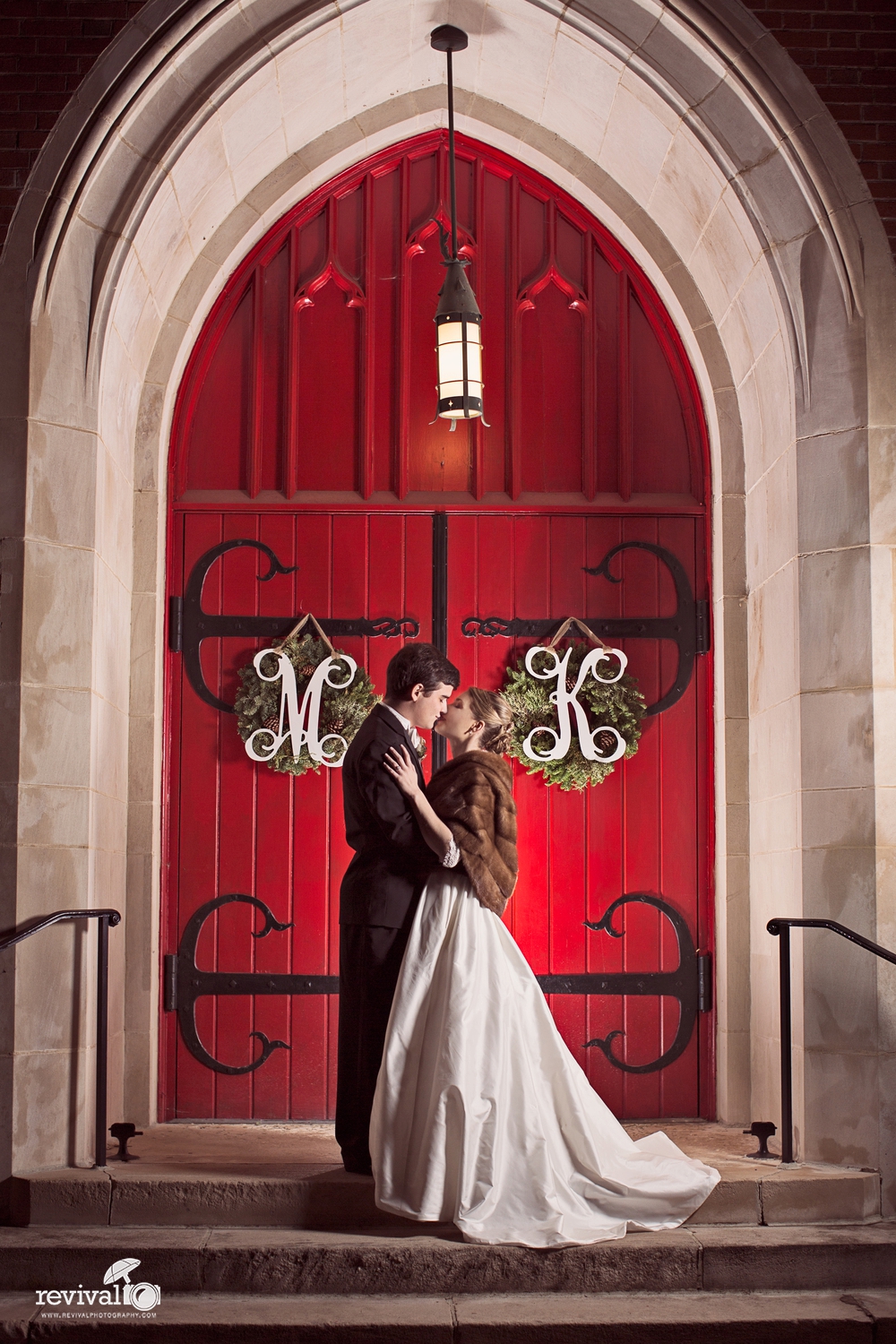 #WeddingWednesday - Winter Wedding Inspiration Photos by Revival Photography www.revivalphotography.com