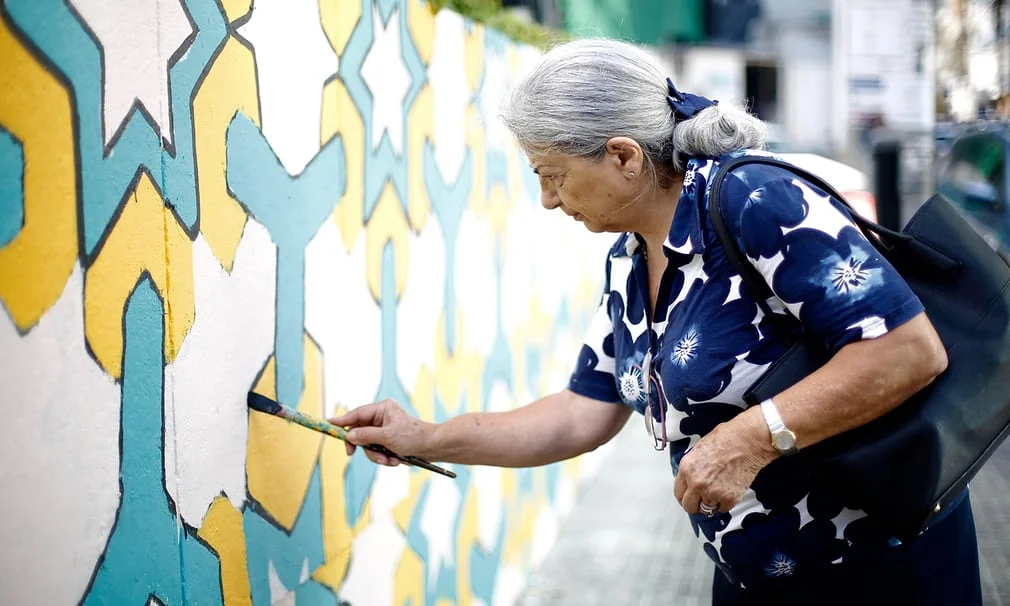 The group involves everyone throughout local communities. They usually paint the murals in areas with built up congestion in order to promote this different way of life within the city. Source: https://www.theguardian.com/cities/gallery/2017/jun/15/beirut-bike-street-art-chain-effect-in-pictures 