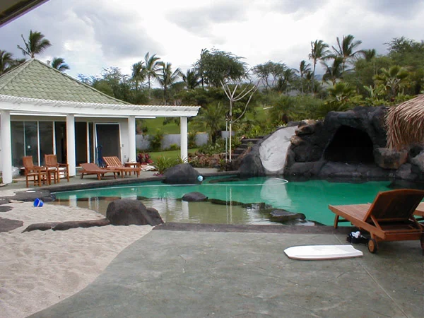 pool-w_stream.jpg