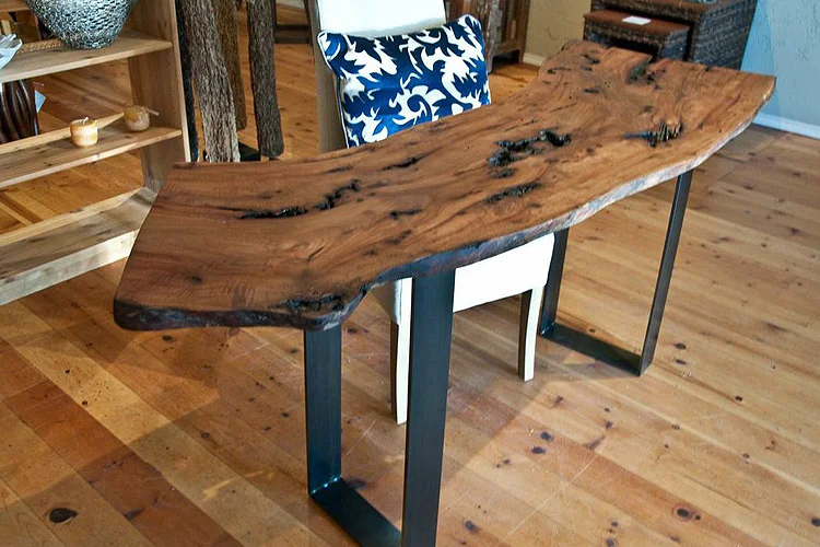 desk_1.jpg