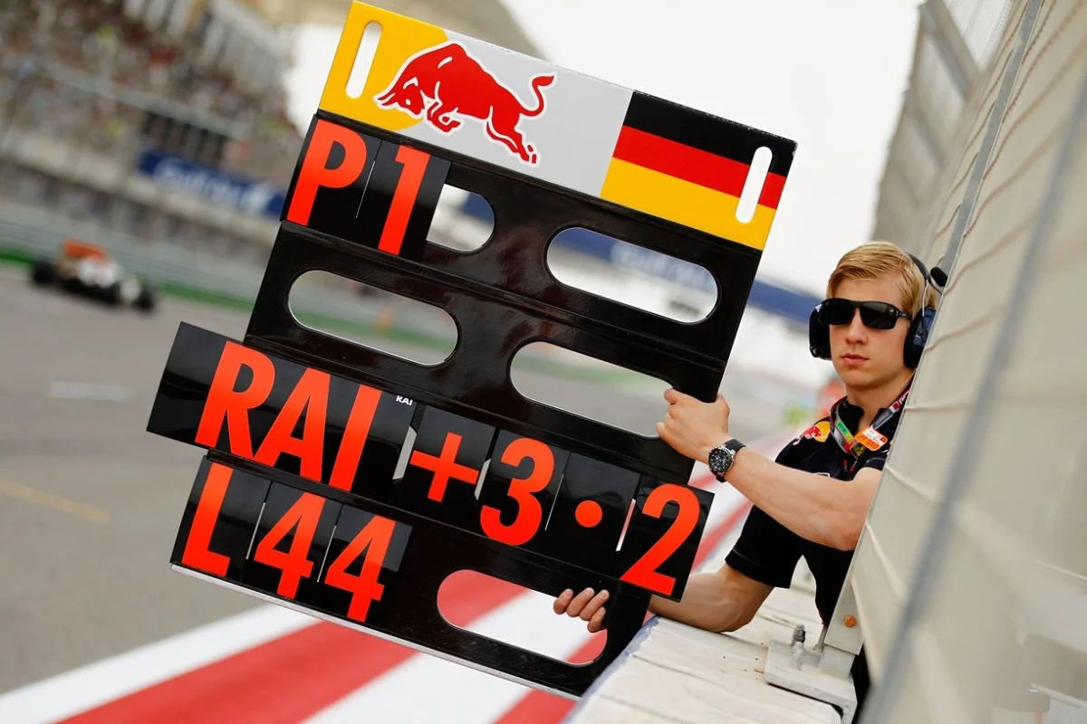 141015639kr136_bahrain_f1_g.jpg