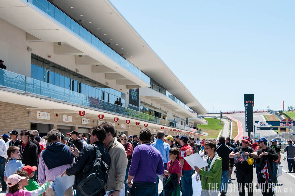 2013.04.20-MotoGP-Paddock-0009.jpg