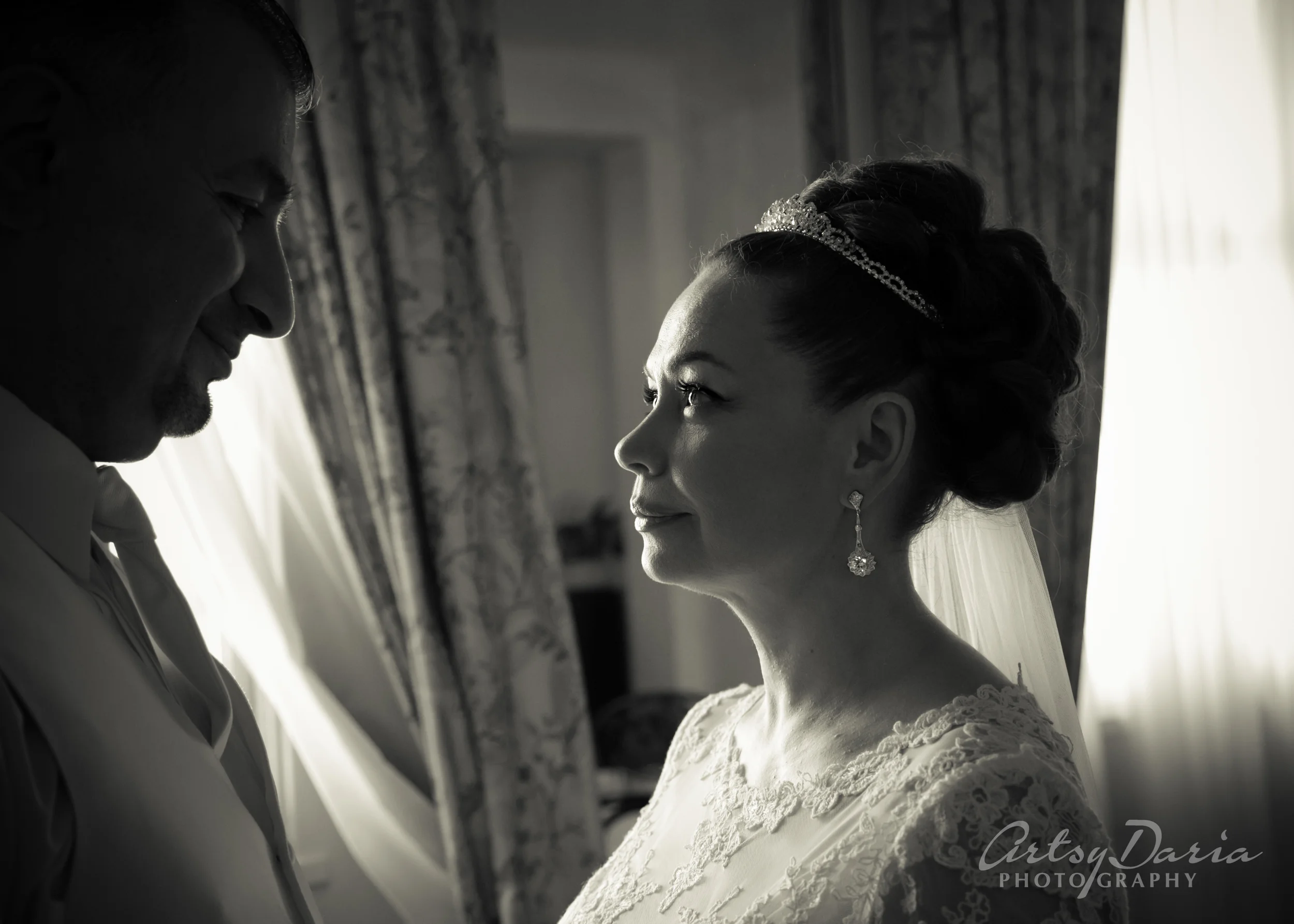 When Artak met Irina, something very deep stirred within him. As they becomes friends, he realizes how he was falling in love with this beautiful and intelligent woman. And she felt the same way.