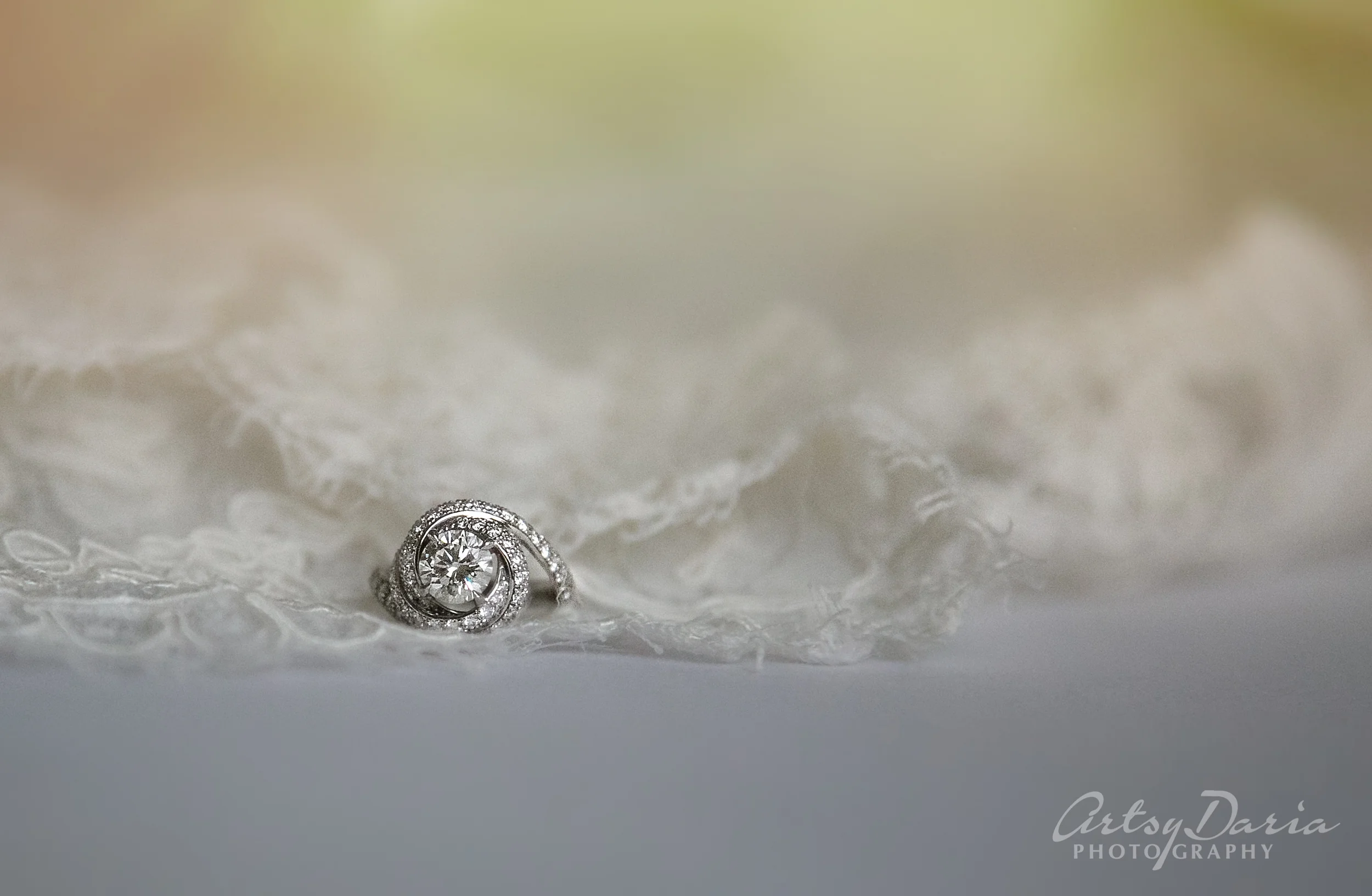 You can not take your eyes off this beautiful #Solitaire ring by #Cartier . A solitaire entwined by a swirl of love, the radiant Trinity Ruban celebrates the infinite connection of an eternal bond.