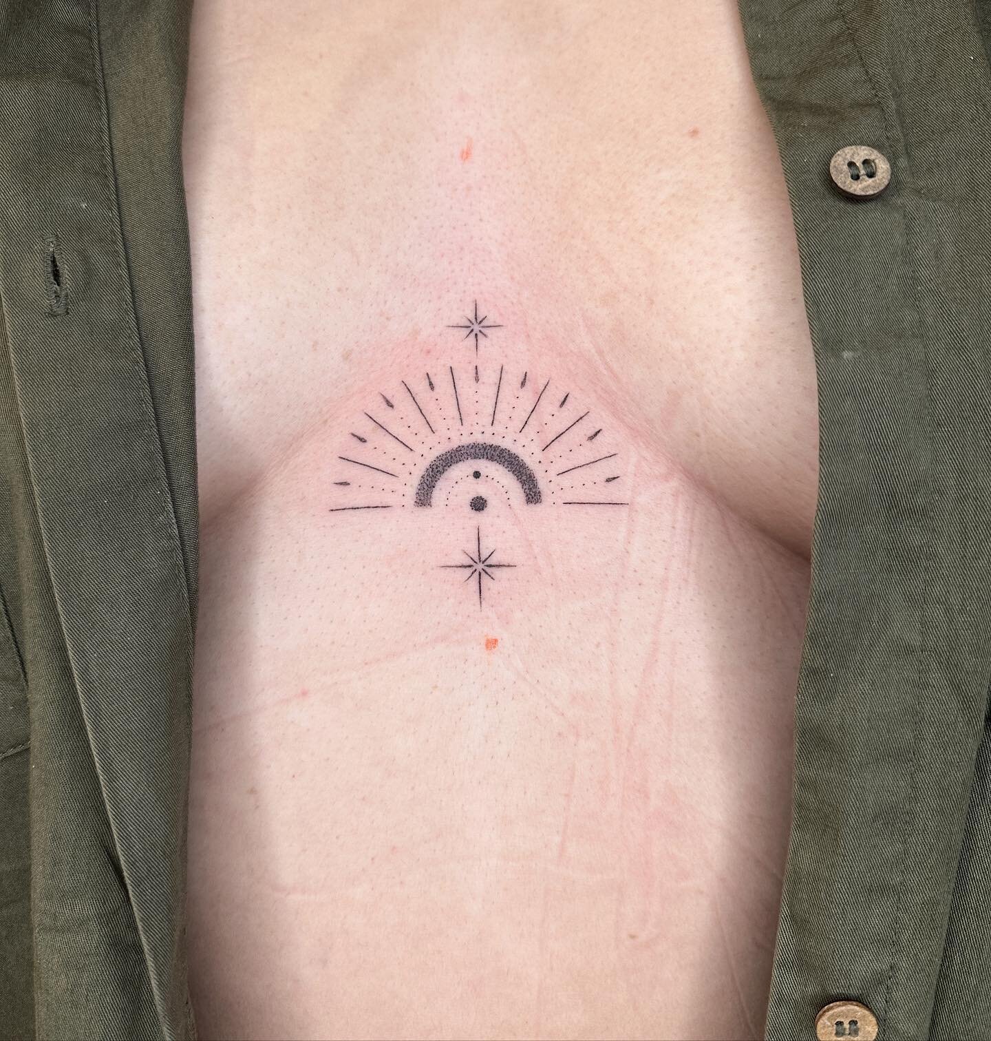 Sternum ornaments #geometrictattoo #inked #tattoo #jackpoohvistattoo