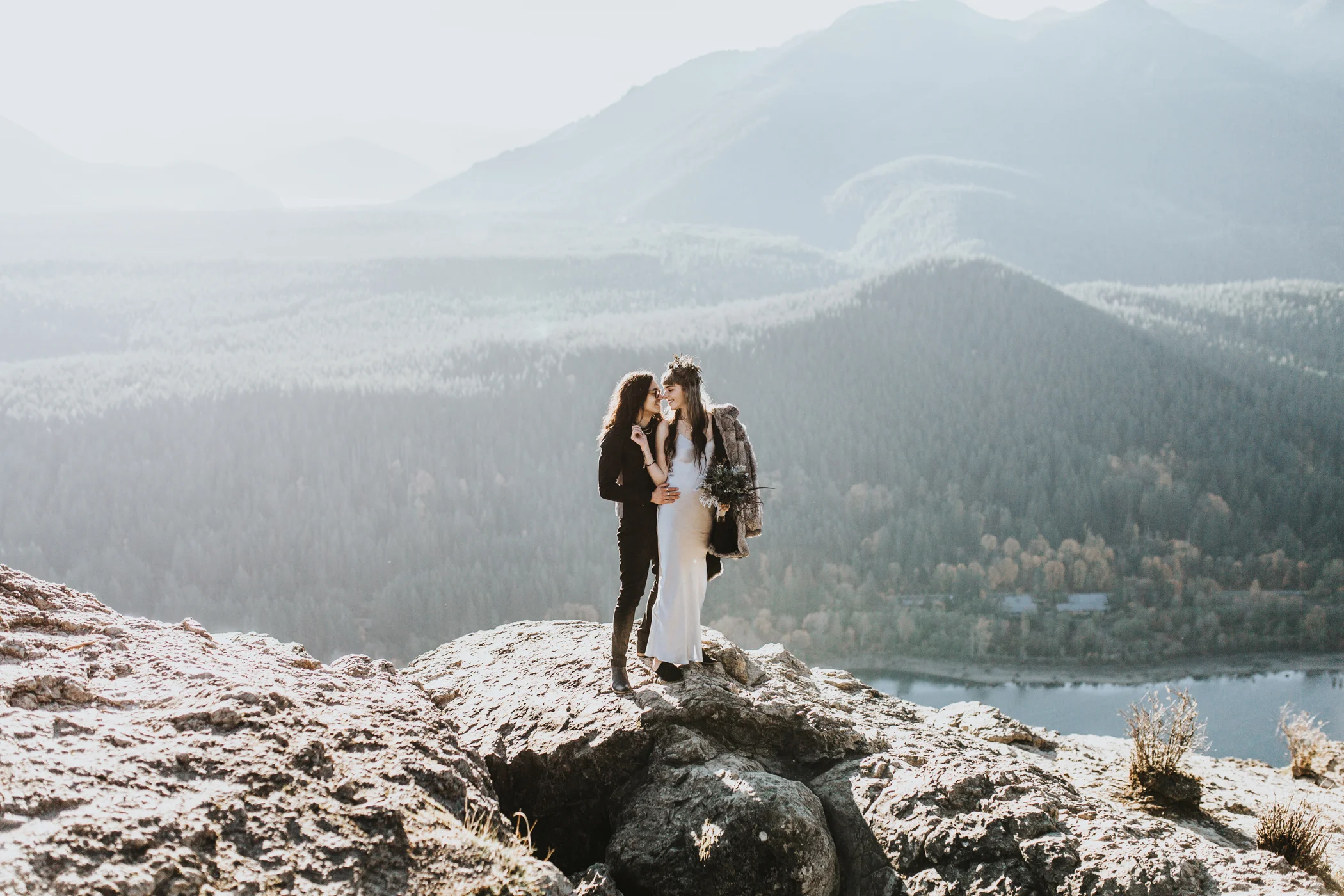 Rattlesnake Ledge Seattle Wedding Photographer