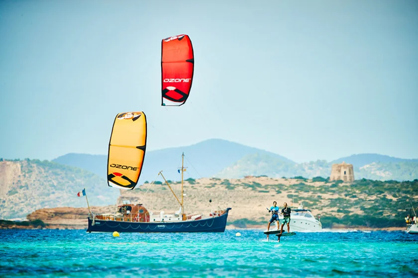 Ozone Alpha V1 Kitesurfing Kite 2019 Foil Action