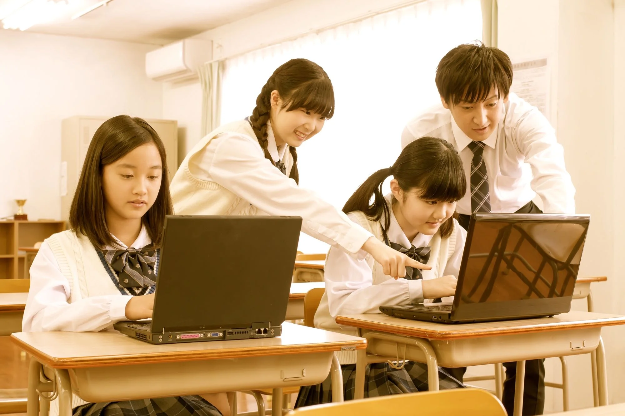 pixta_15444235_Mのコピー.jpg