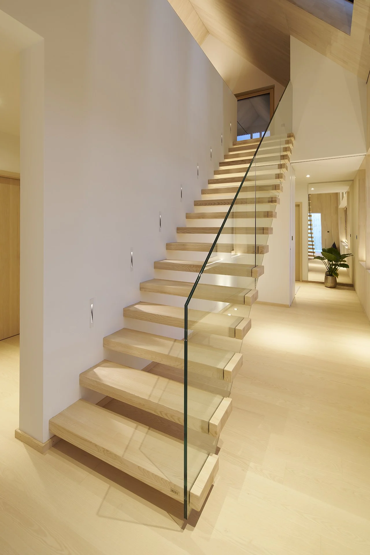 Haus_E_07.jpg