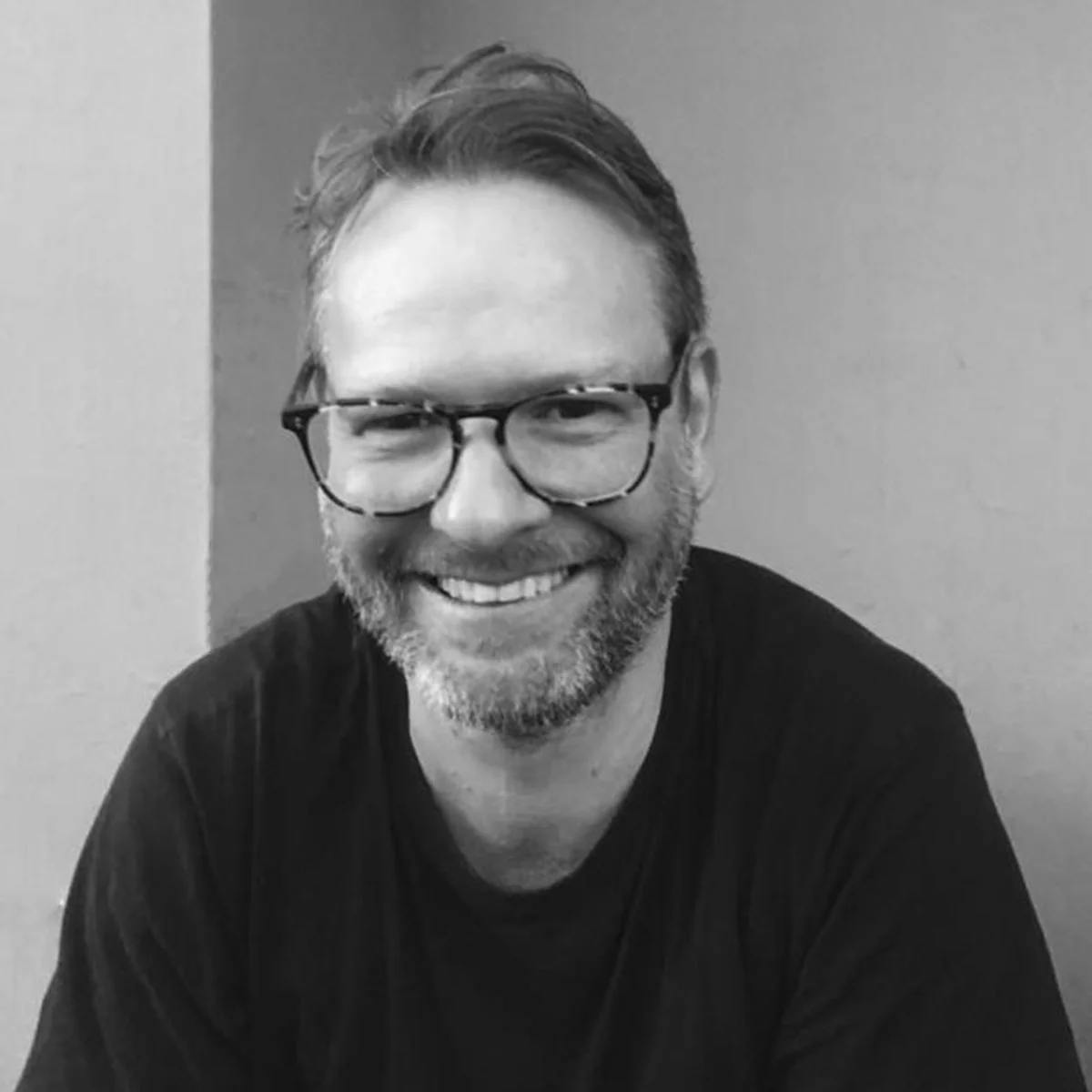 Johannes Klein German born designer Johannes Klein is living and working in Berlin and Milano, Italy. After spending the first couple of years as a furniture maker he transferred to Milan in 2002, where he collaborated with different design studios. He is a founding partner of Opendot Fablab where he enjoys to explore new technologies and co-creation working in the fields of industrial architecture, interior architecture and lighting technology.