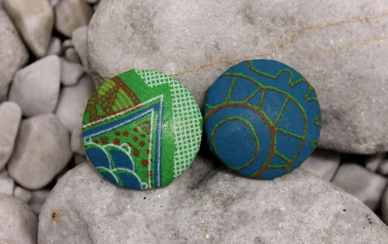 Button-Earbob-Large-Green-copy.jpg